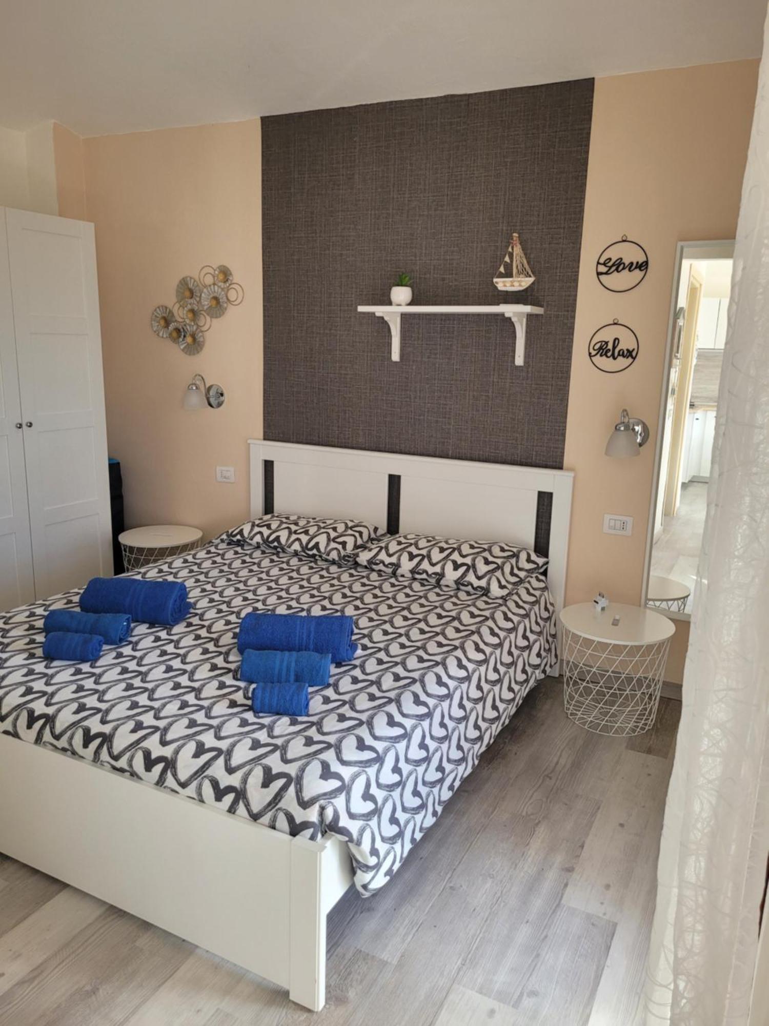 Surf House Mirice Appartement Vignola Mare Buitenkant foto