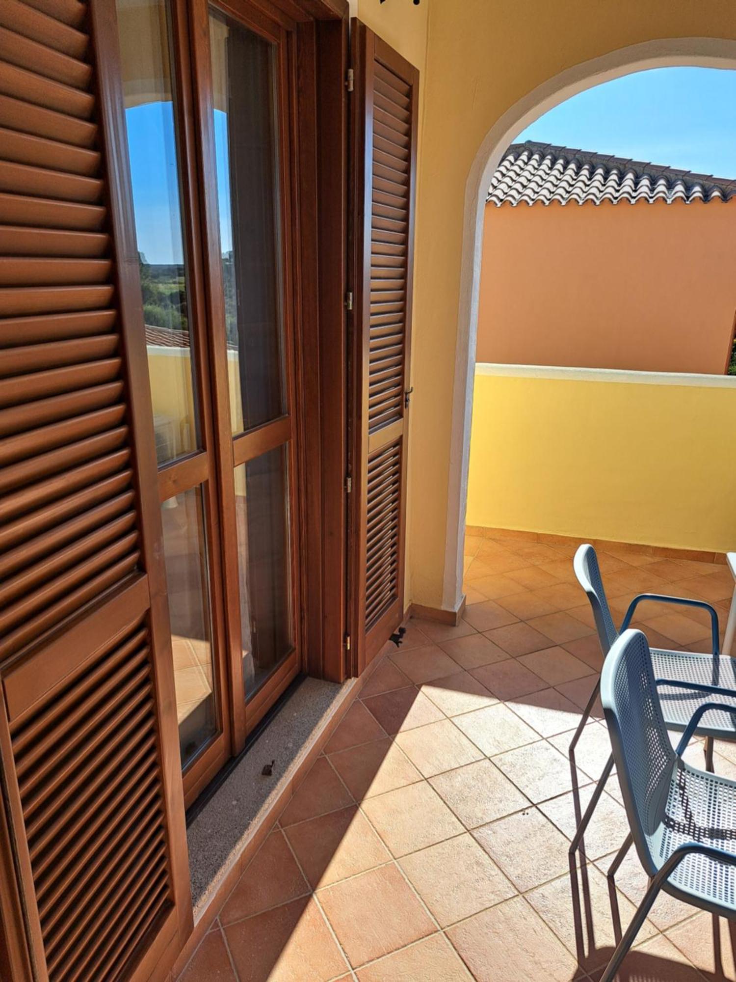 Surf House Mirice Appartement Vignola Mare Buitenkant foto